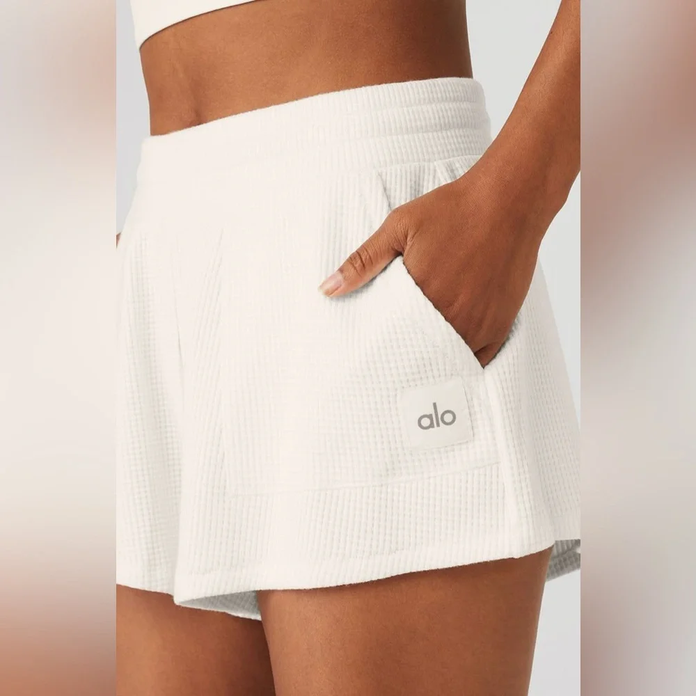 Alo Yoga Waffle High Waist Weekend Escape Shorts in Ivory Size Small